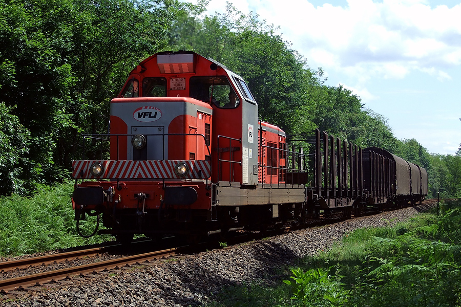 Puis en début d'après midi elle quitte MdM pour rejoindre Morcenx, elle tracte en plus deux autres wagons.jpg
